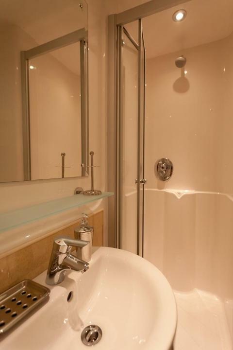 Fulham Palace By Allo Housing London