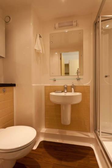 Fulham Palace By Allo Housing Hostel London